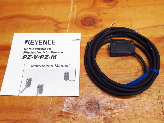 KEYENCE キーエンス PZ-V31 ◎箱なし◎ アンプ内蔵型光電センサ 角型 反射型 ケーブルタイプ