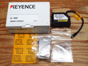 KEYENCE キーエンス IL-300 レーザセンサ