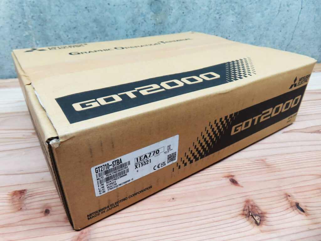新品未開封品 Mitsubishi 三菱電機 GT2710-STBA GOT2000 表示器 タッチパネル 2023年製