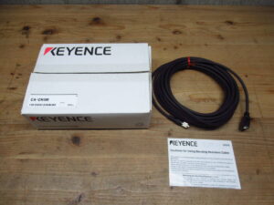 新品未使用 KEYENCE キーエンス 耐屈曲カメラケーブル CA-CN10R