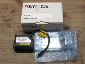 KEYENCE キーエンス IL-300 CMOSレーザアプリセンサ センサヘッド 現状品