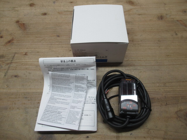 OMRON オムロン ZX-EDA41 スマートセンサ リニア近接タイプ 現状品