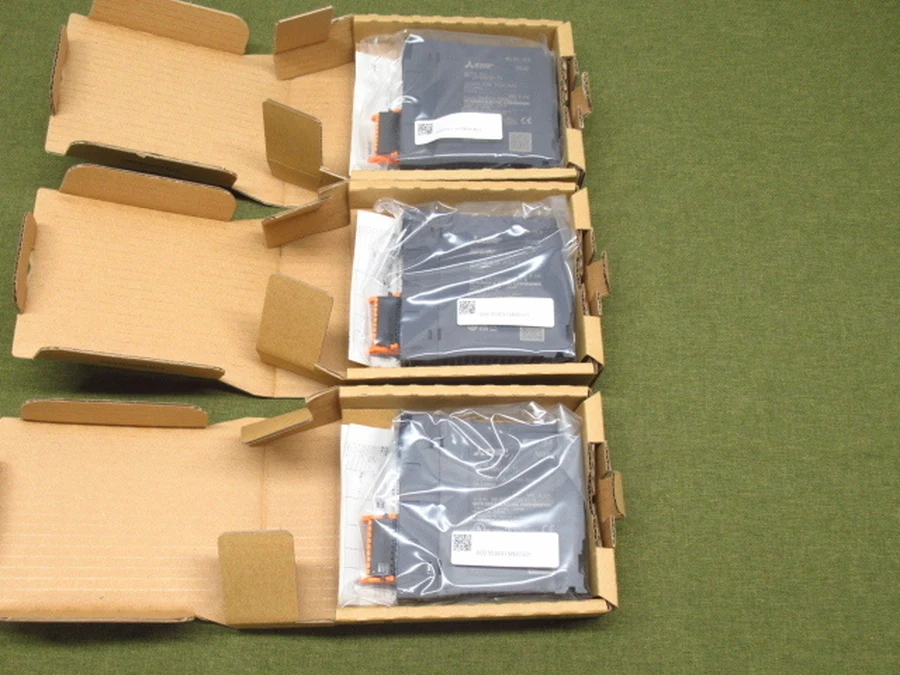三菱電機 RY40NT5P-TS 本体 外観 3個