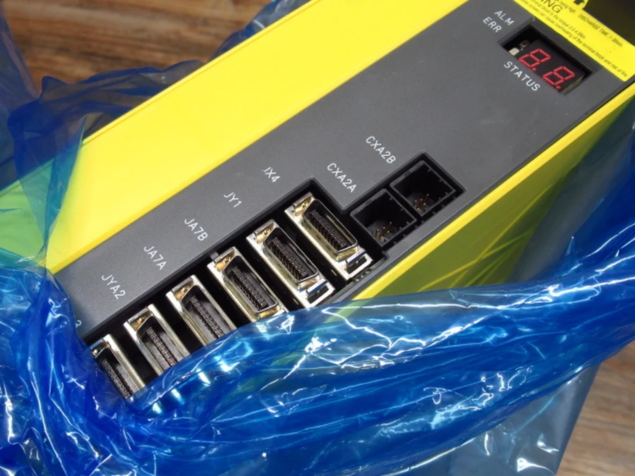 ファナック A06B-6111-H011#H550 正面コネクタ・インターフェース部