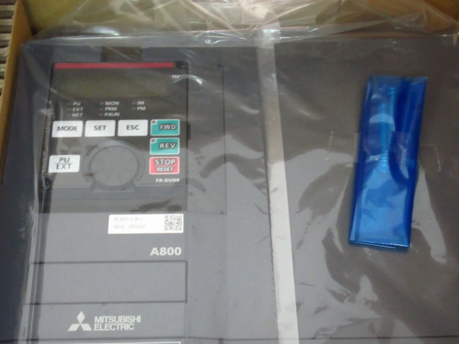 三菱電機 FR-A820-18.5K-1 本体保護ビニール未開封・操作パネル FR-DU08