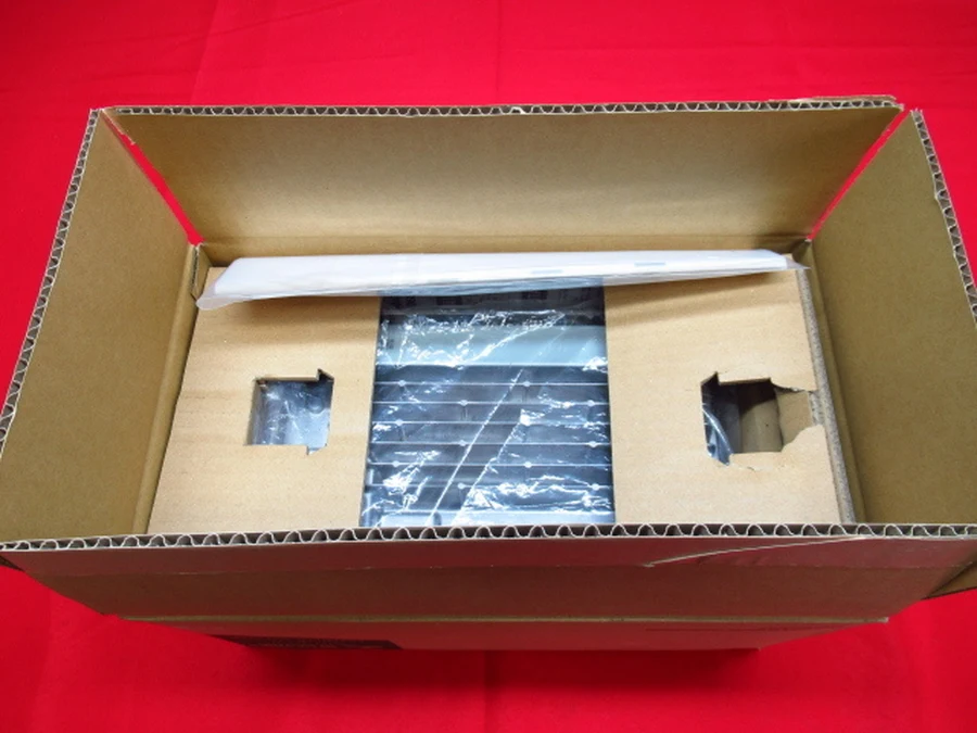 三菱電機 FR-A840-0.75K-1 元箱内部・専用ダンボール緩衝材・マニュアル梱包状態