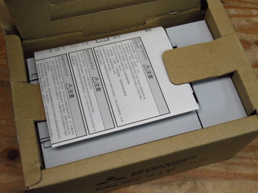 三菱電機 FX5U-32MT/DS 元箱内部・梱包状態・取扱説明書