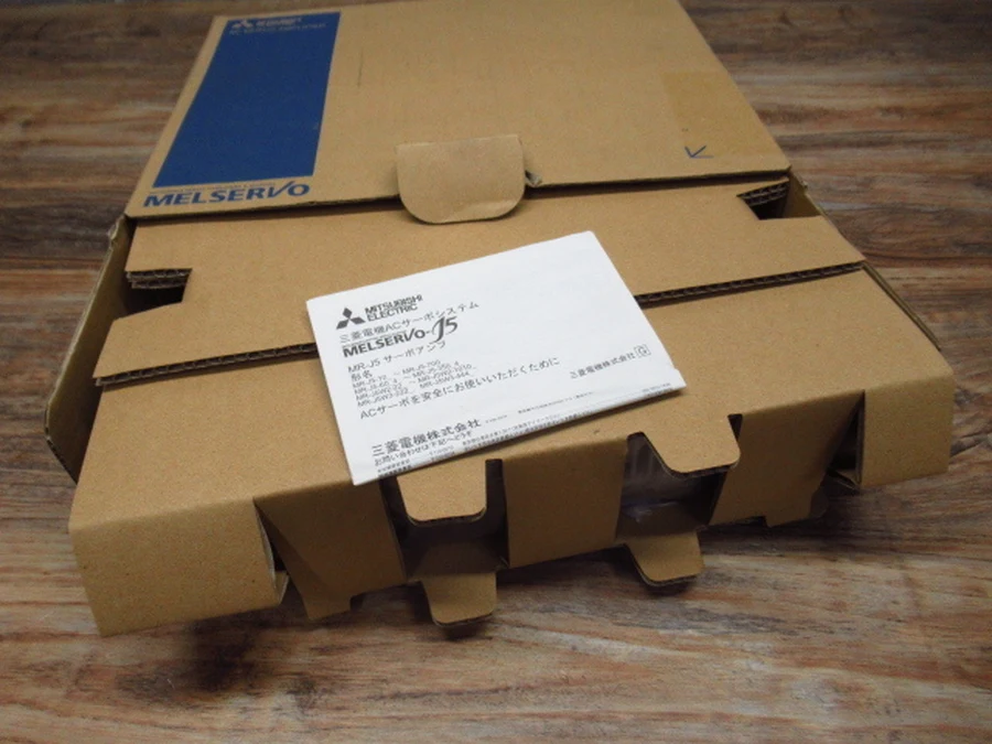 三菱電機 MR-J5-100G 付属品・取扱説明書