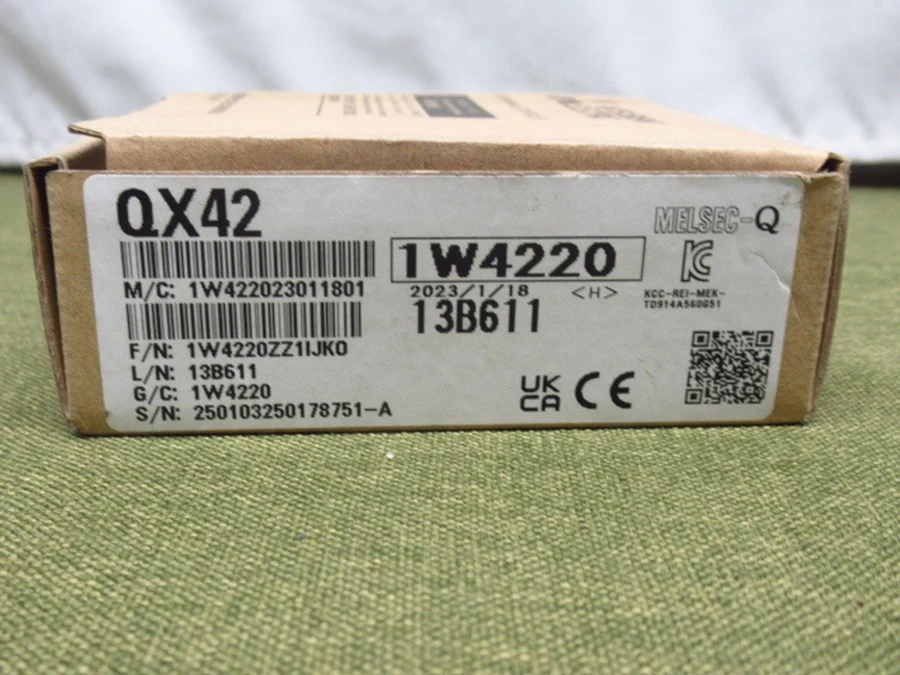 三菱電機 QX42 外箱型番銘板ラベル
