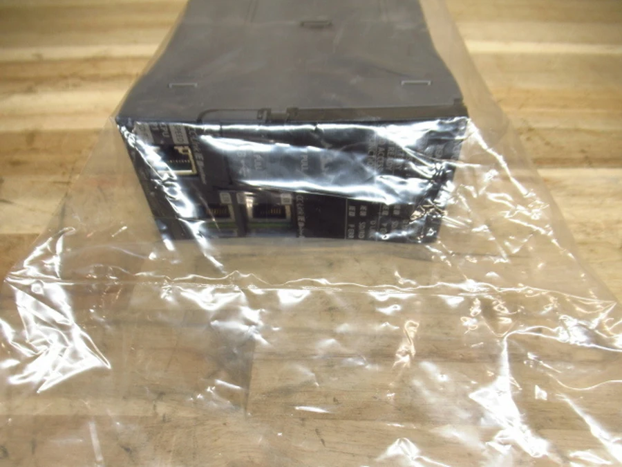 三菱電機 R04ENCPU 外観・保護袋状態