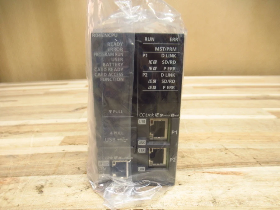 三菱電機 MELSEC iQ-R CPUユニット R04ENCPU 本体正面