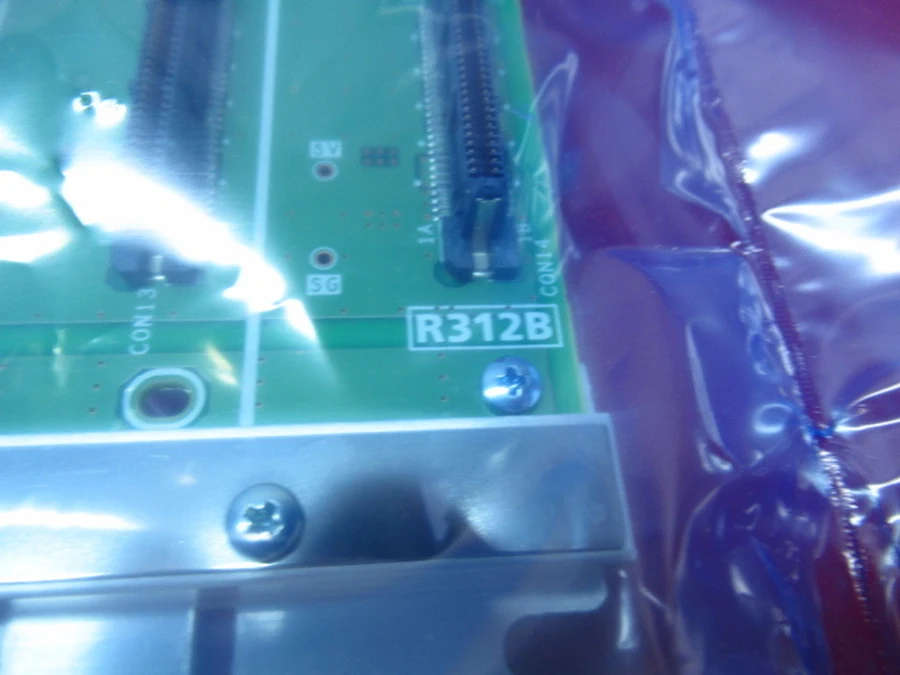 三菱電機 R312B 基板上の型番「R312B」シルク印刷・スロットコネクタ部