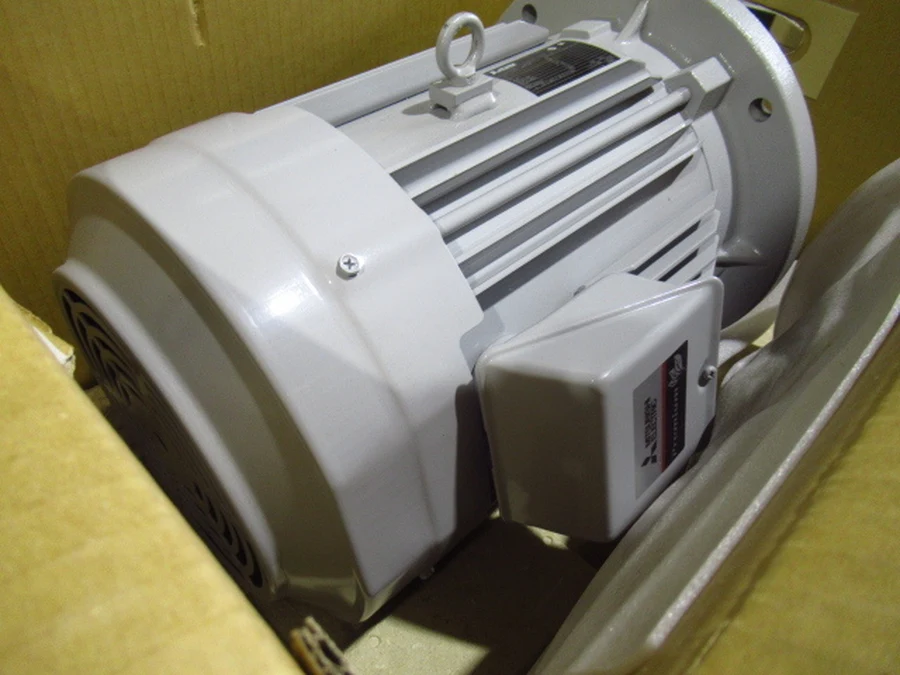 三菱電機 SF-PRV 7.5kW 冷却ファンカバー・端子箱部