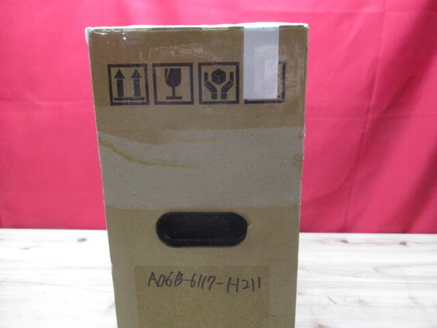ファナック A06B-6117-H211 外箱側面・型番記載