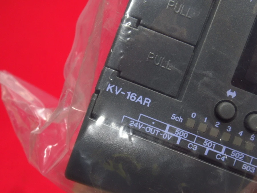 キーエンス KV-16AR 型番表示・端子部拡大