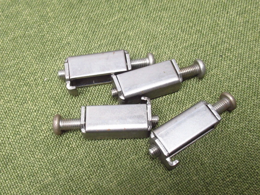 キーエンス VT3-S12 パネル固定用取り付け金具4個