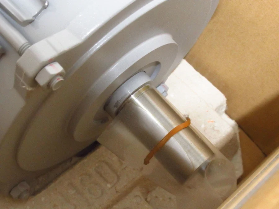 三菱電機 SF-PR 3.7KW 出力軸